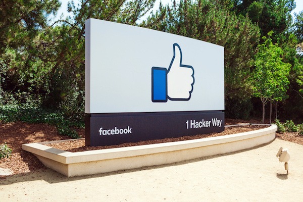 페이스북 바라보는 캐나다인 여론 악화