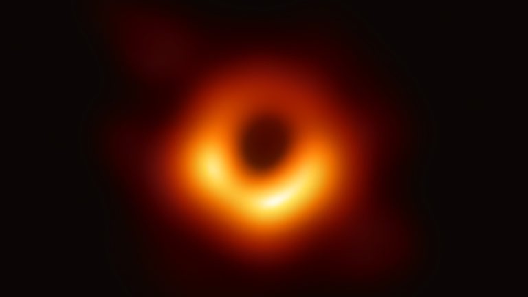 오늘의 검색어: 블랙홀 사진