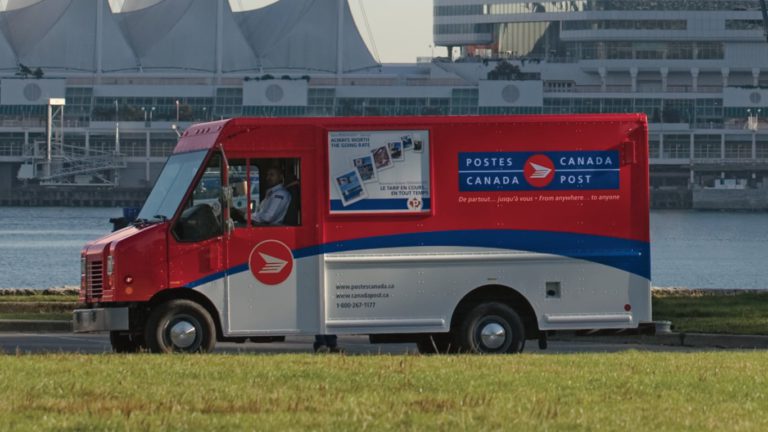 캐나다 우편물 대폭 증가로 배달 지연